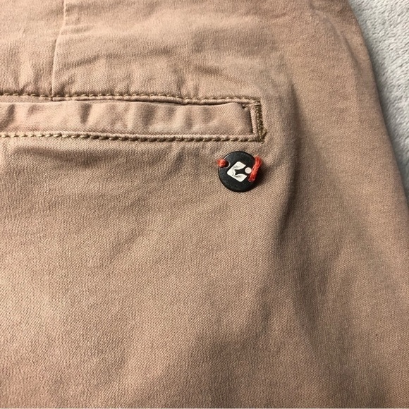 Killtec Taupe Flat Front Shorts Size XL - Picture 6 of 11